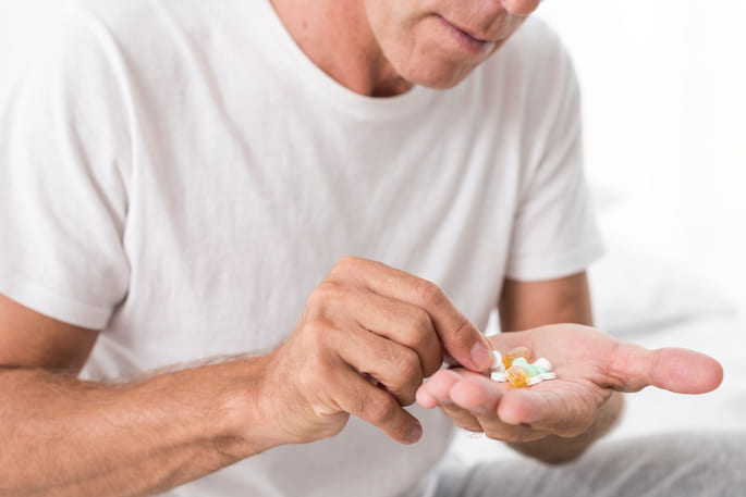 obat saraf kejepit di apotik